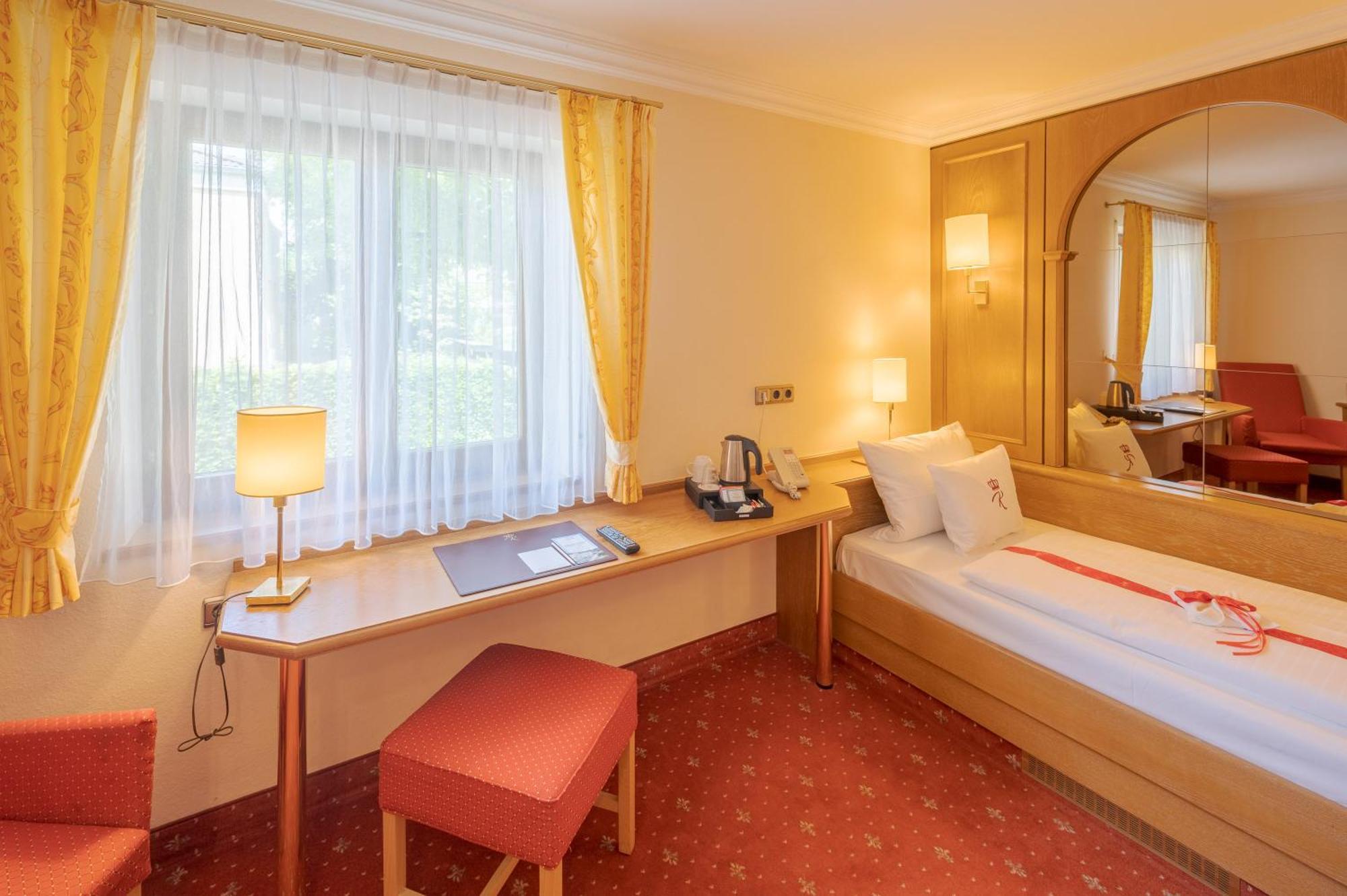 Hotel Am Schlosspark Zum Kurfuerst Oberschleißheim Εξωτερικό φωτογραφία