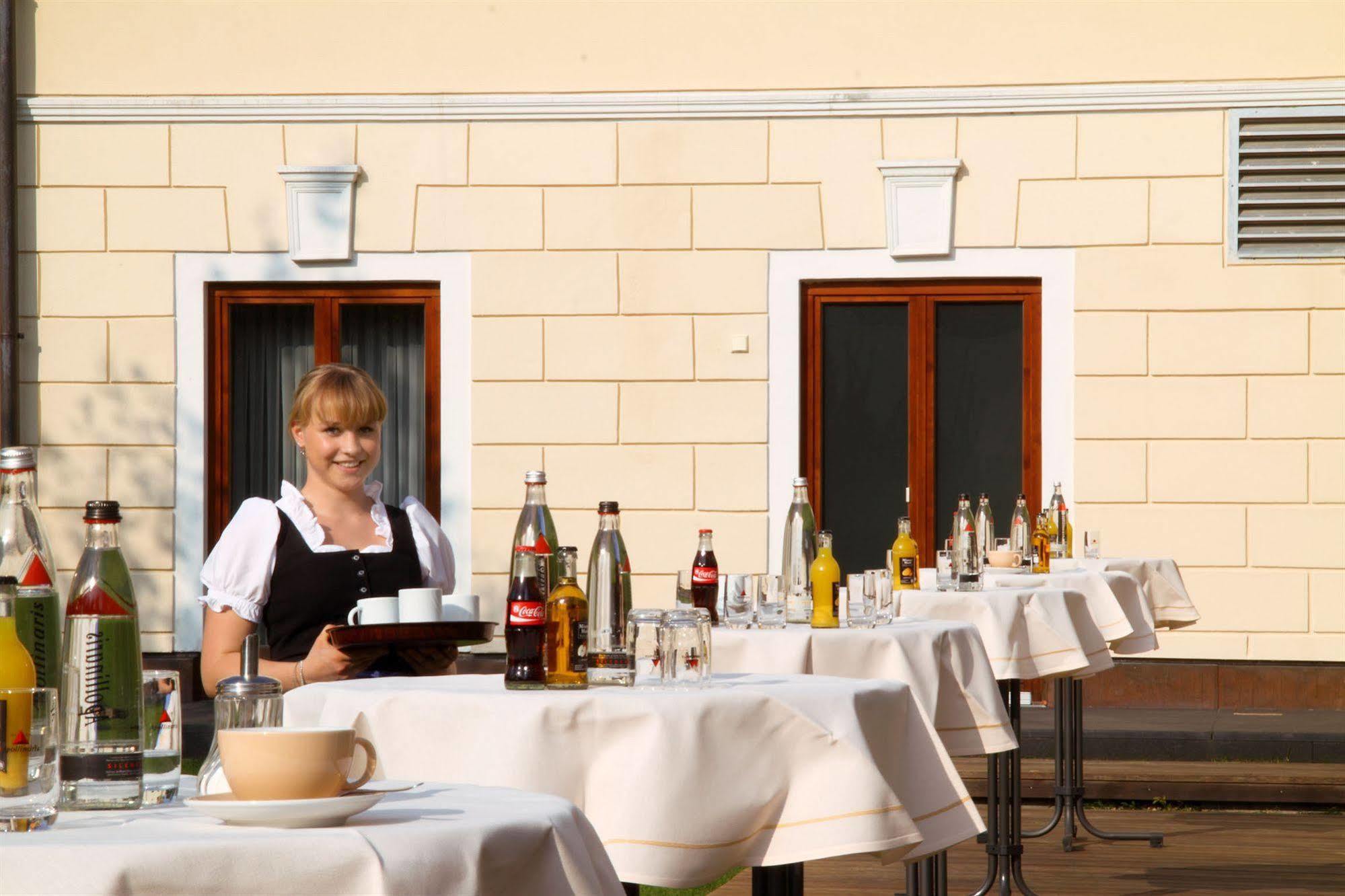 Hotel Am Schlosspark Zum Kurfuerst Oberschleißheim Εστιατόριο φωτογραφία